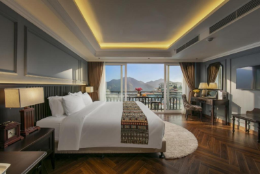 Executive mountain view room with balcony