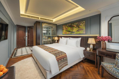 Junior mountain view room with balcony